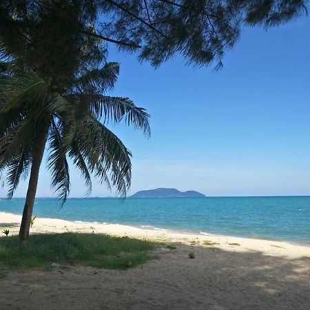 Suan Luang Beach Resort Bang Saphan Exterior photo