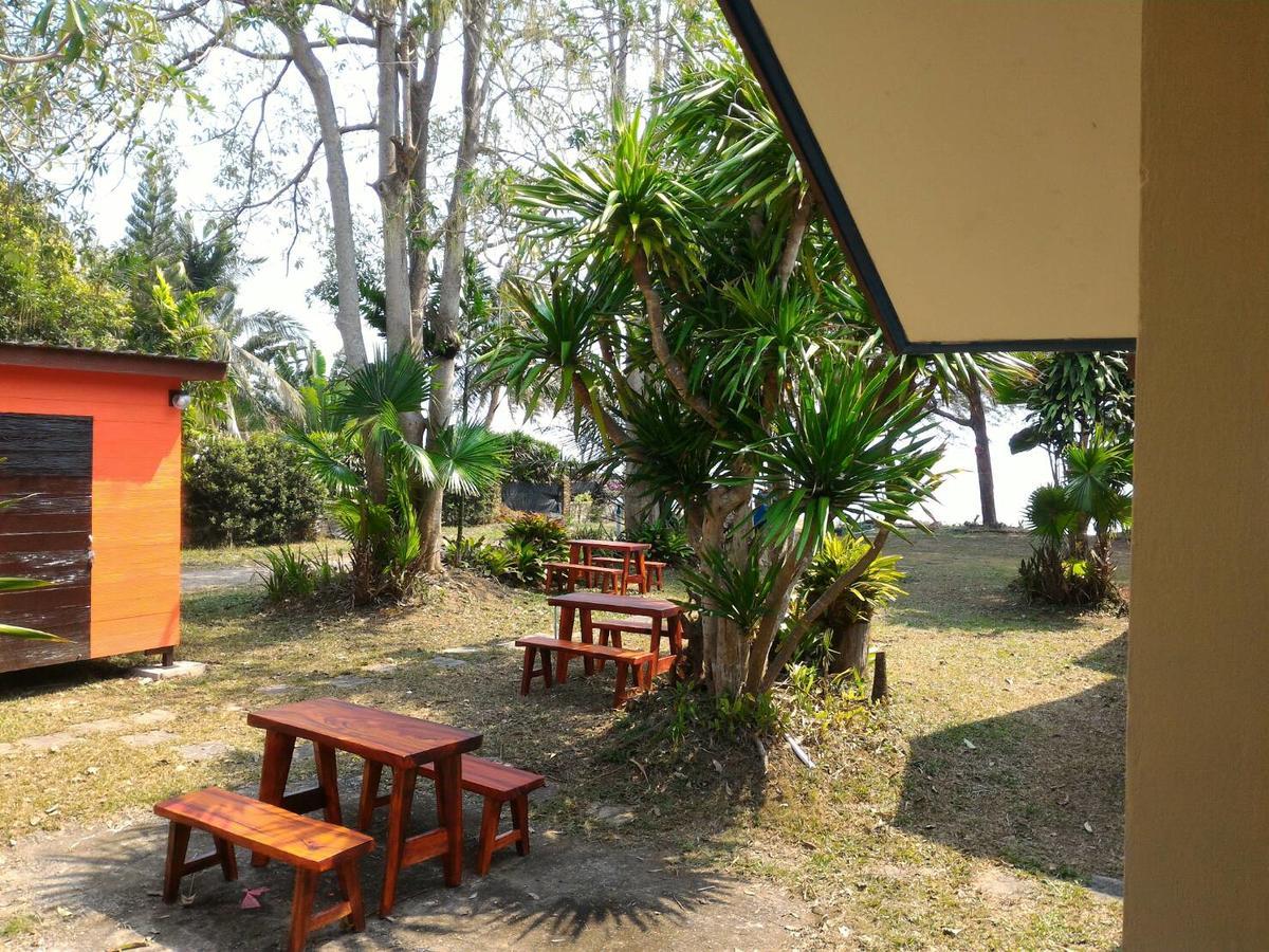 Suan Luang Beach Resort Bang Saphan Exterior photo